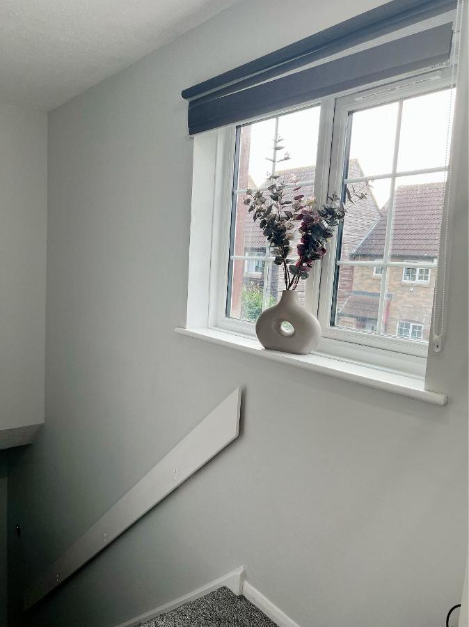 Stunning Apartment In Beckton With Private Entrance Londres Extérieur photo