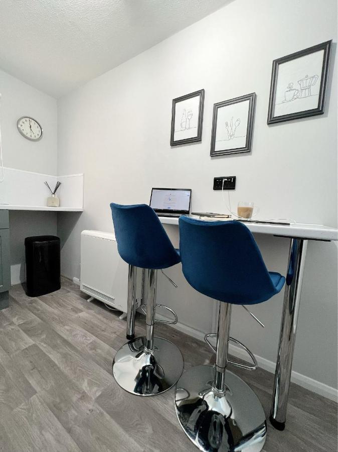 Stunning Apartment In Beckton With Private Entrance Londres Extérieur photo