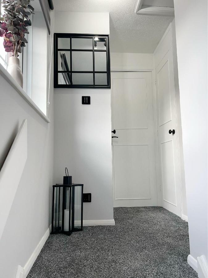 Stunning Apartment In Beckton With Private Entrance Londres Extérieur photo
